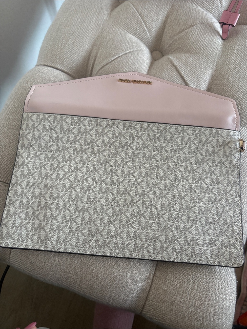 Michael Kors Signature Logo Envelope Clutch - Light Pink & Taupe - Picture 7 of 8
